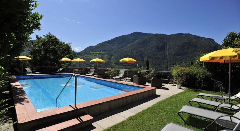 Hotel Eberle Bolzano Luaran gambar