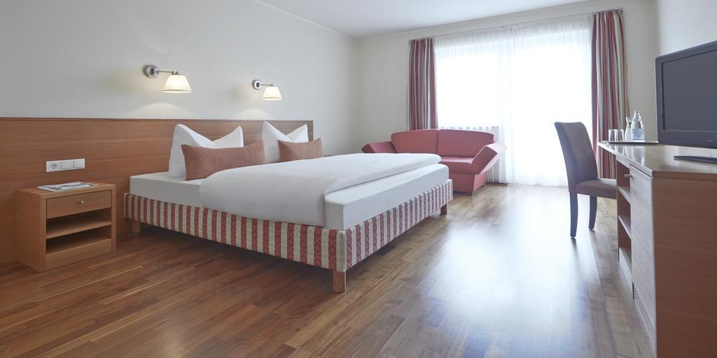 Hotel Eberle Bolzano Luaran gambar