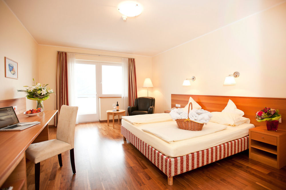 Hotel Eberle Bolzano Luaran gambar