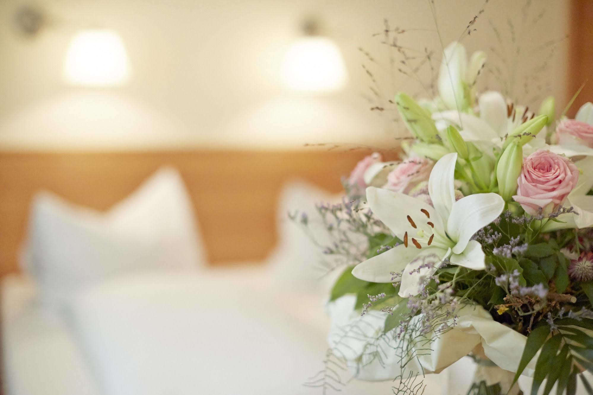 Hotel Eberle Bolzano Luaran gambar