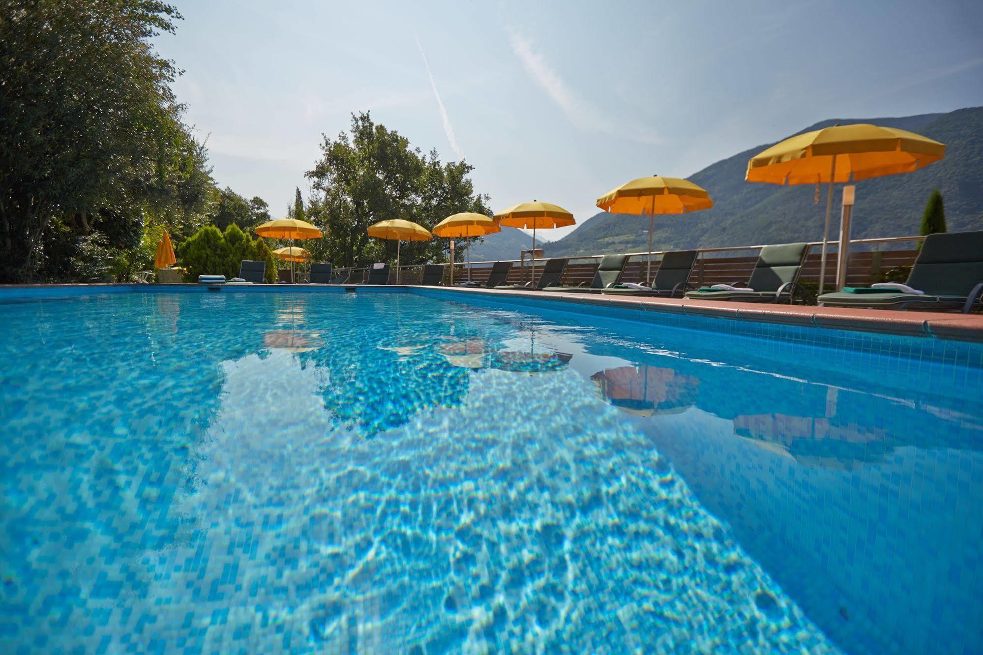 Hotel Eberle Bolzano Luaran gambar