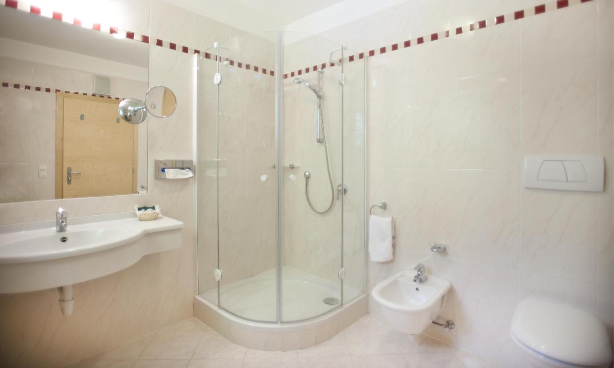 Hotel Eberle Bolzano Luaran gambar