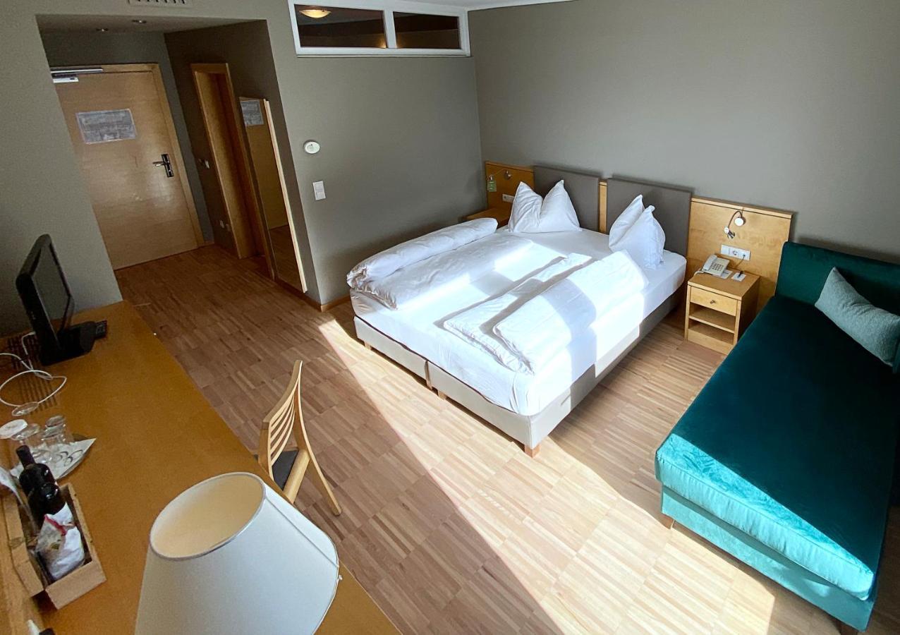 Hotel Eberle Bolzano Luaran gambar